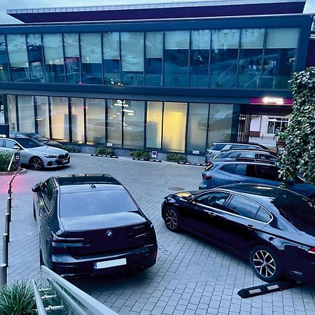 Q18 Aparthotel Bydgoszcz Bagian luar foto