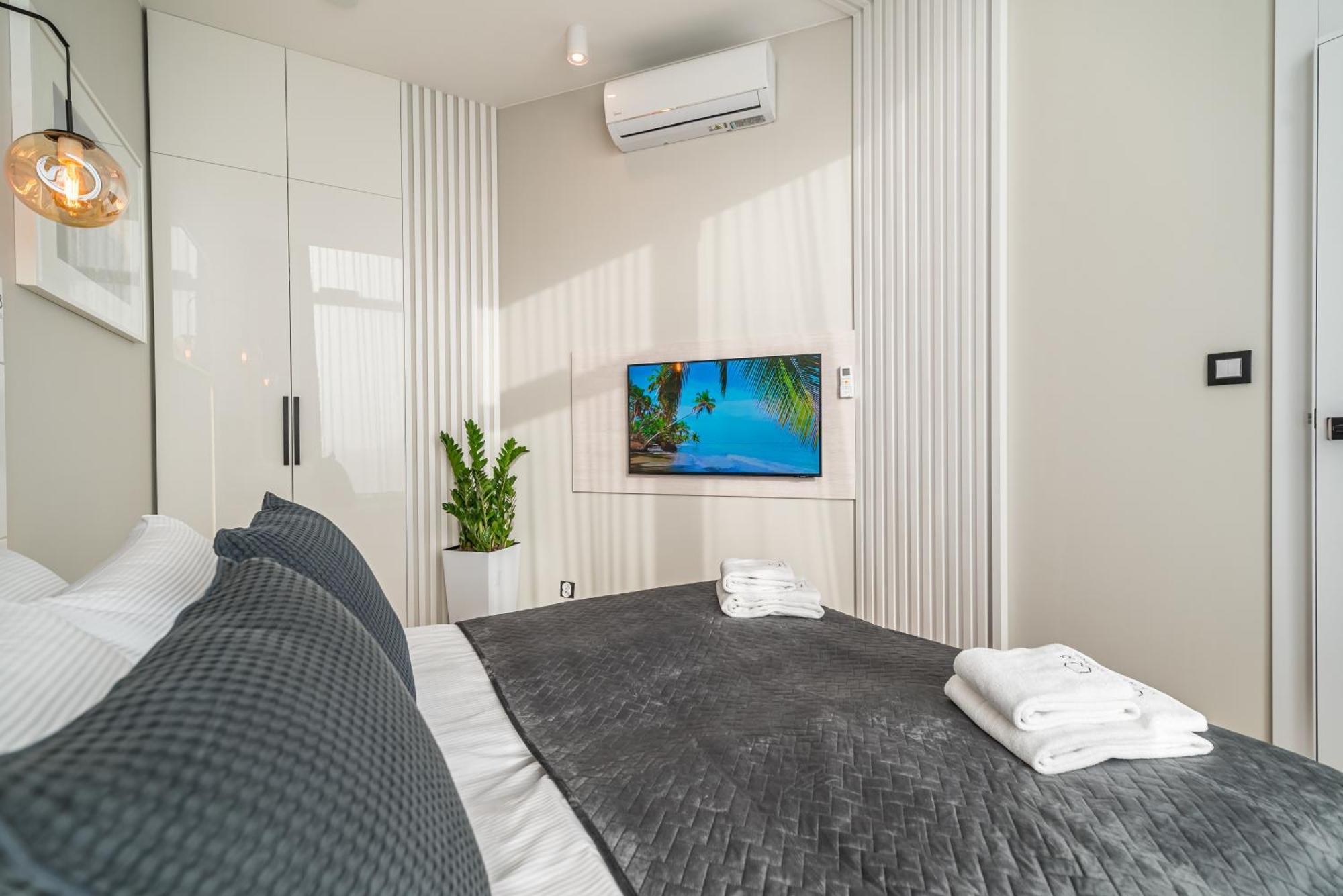 Q18 Aparthotel Bydgoszcz Bagian luar foto