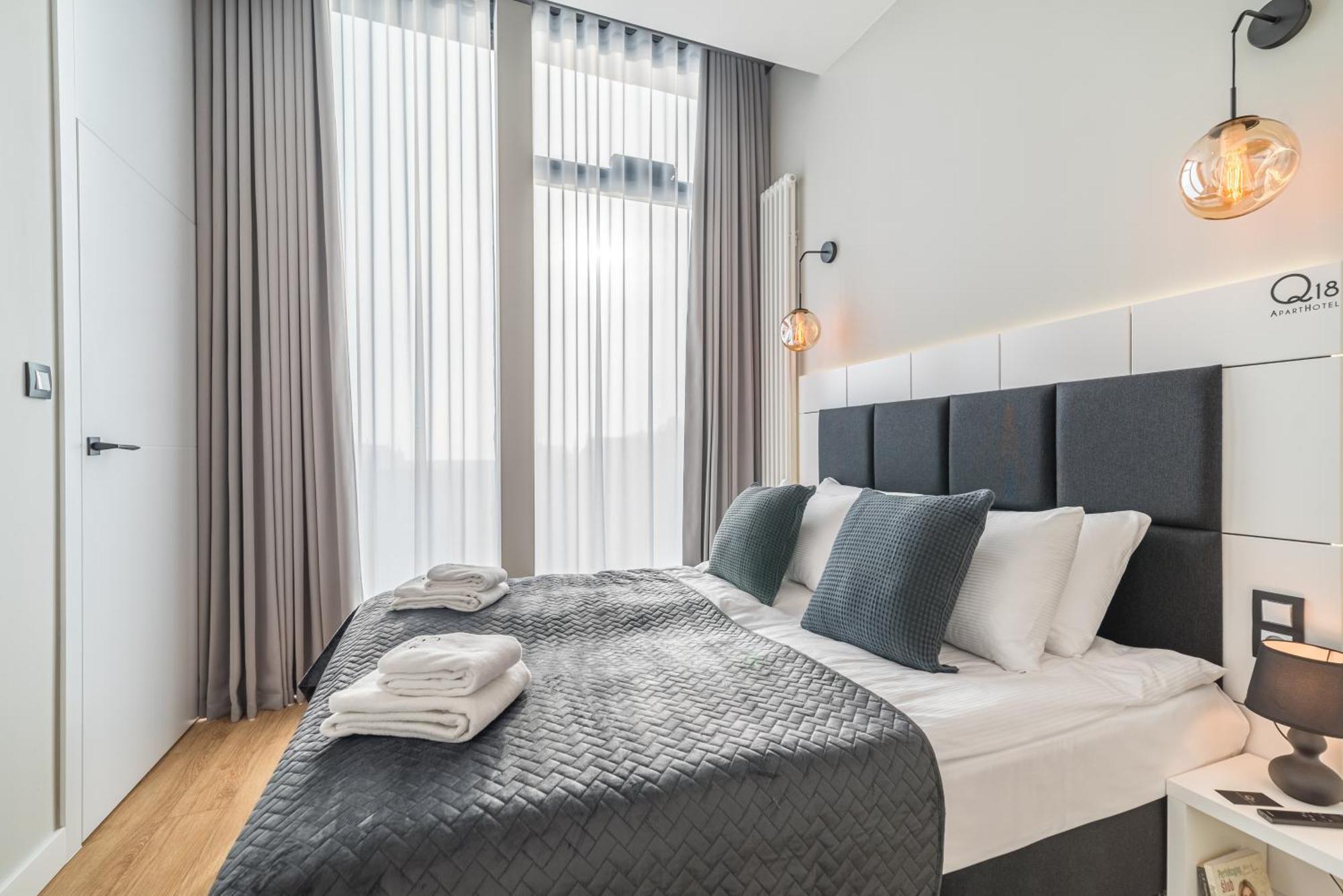 Q18 Aparthotel Bydgoszcz Bagian luar foto