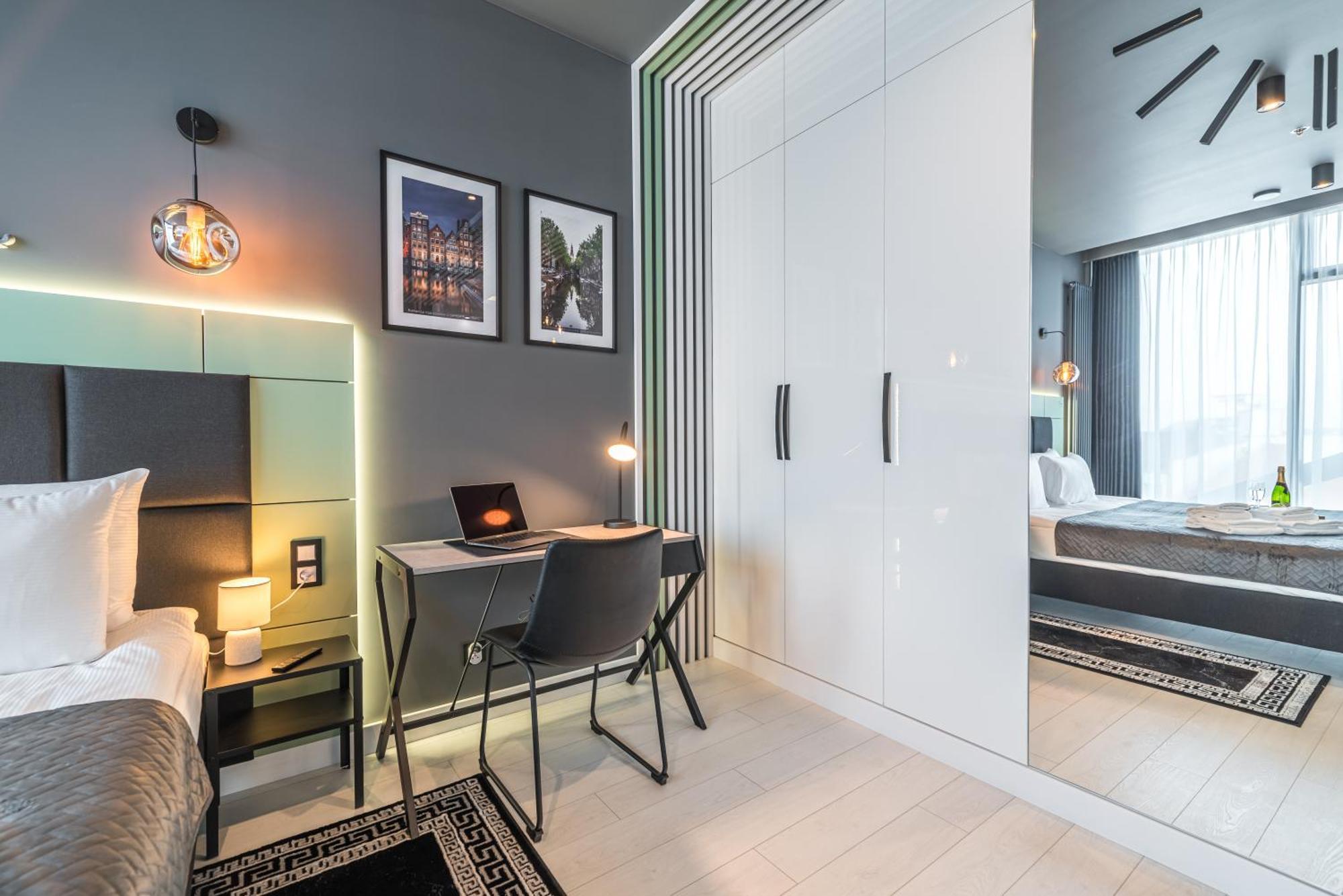 Q18 Aparthotel Bydgoszcz Bagian luar foto