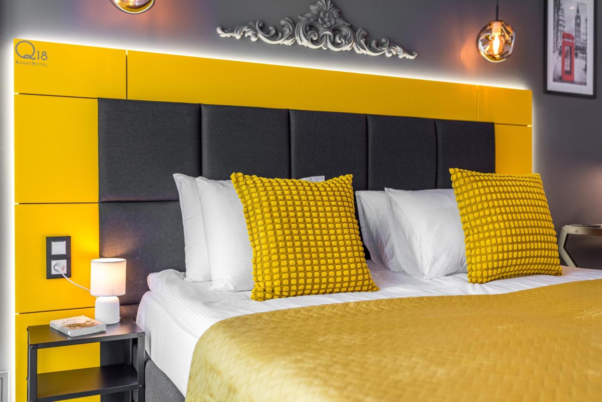Q18 Aparthotel Bydgoszcz Bagian luar foto