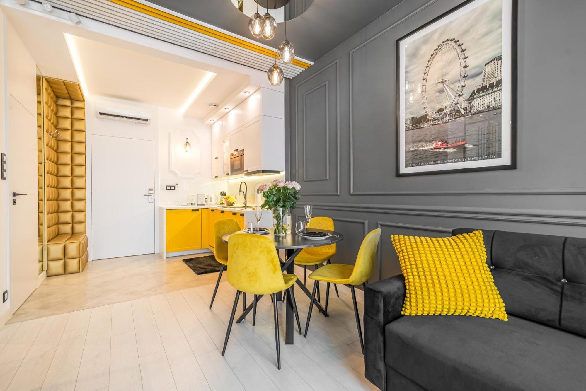 Q18 Aparthotel Bydgoszcz Bagian luar foto